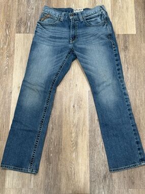 Ariat Men's Relaxed Straight Jeans in Medium Blue Wash • 32x32